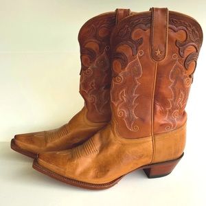 Tony Lama Leather Cowgirl Cowboy Boots. Excellent condition.